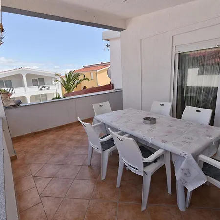 Karacic Apartamento Vir