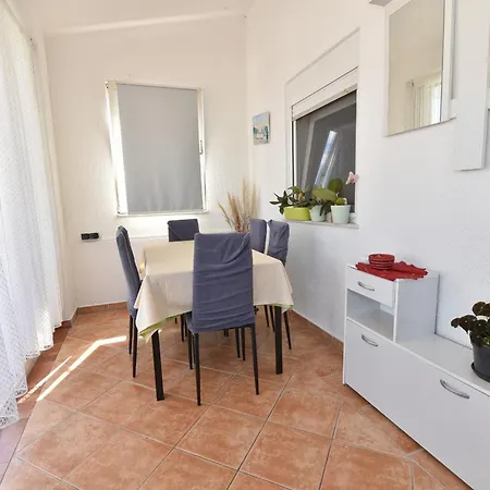 Karacic Apartamento Vir