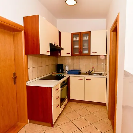 Karacic Apartamento Vir