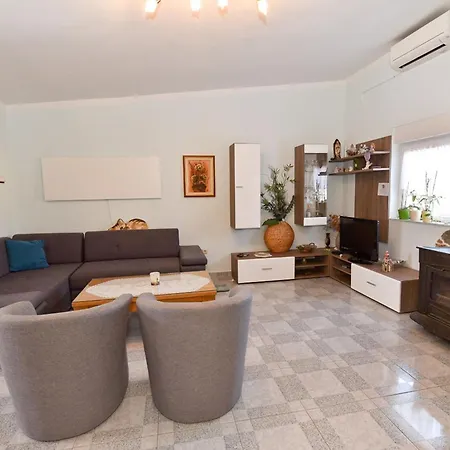 Apartamento Karacic *
